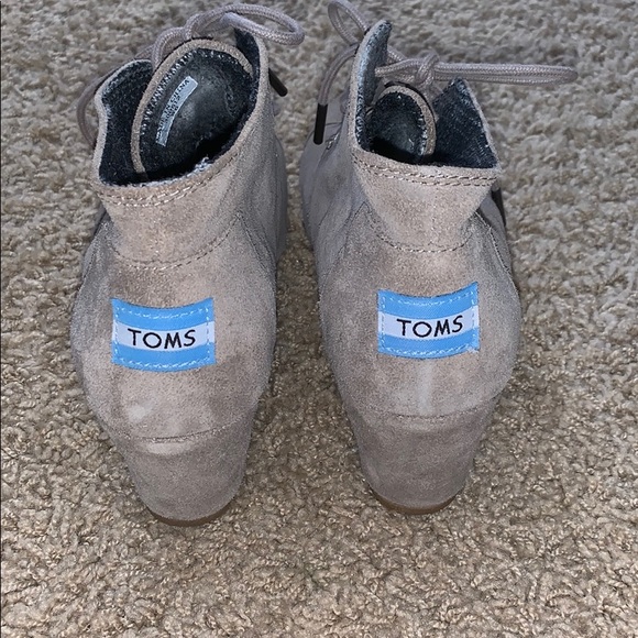 TOMS Beige Wedge Heels Size 6 - Picture 2 of 5